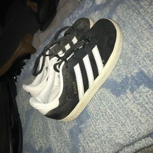 Adidas toddler gazelles sneakers